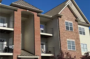 6815 Hanesbrook Cir, Clemmons, NC 27012 - Photo 2