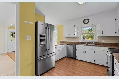 3709 April Lane, Greensboro, NC 27405 - Photo 14