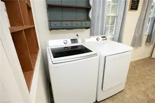 612 N Carr St, Mebane, NC 27302 - Photo 16