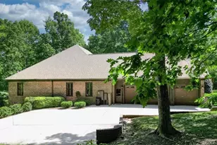 562 Rocky Cove Ln, Denton, NC 27239 - Photo 2