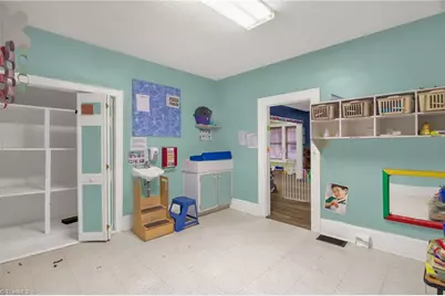 3842 Country Club Road, Winston-Salem, NC 27104 - Photo 24