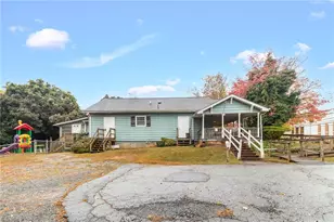 3842 Country Club Rd, Winston-Salem, NC 27104 - Photo 4