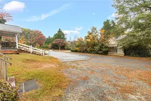 3842 Country Club Rd, Winston-Salem, NC 27104 - Photo 26