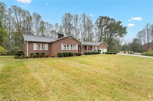 658 N Minton Rd, Wilkesboro, NC 28697 - Photo 2
