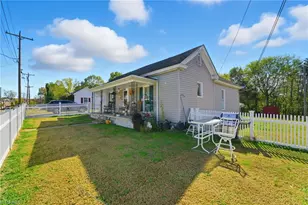 611 Riverside Dr, Eden, NC 27288 - Photo 14