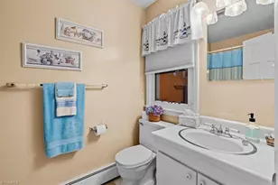 1613 Westridge Rd, Greensboro, NC 27410 - Photo 18