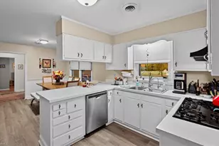 1613 Westridge Rd, Greensboro, NC 27410 - Photo 14