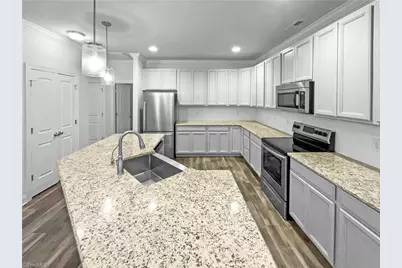 2908 Moser Lane, Burlington, NC 27215 - Photo 4