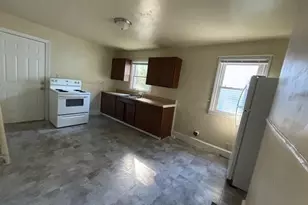 2721 Ivy Ave, Winston-Salem, NC 27105 - Photo 4