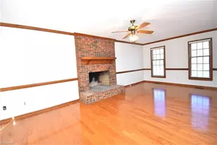 422 Wildwood Ln, Graham, NC 27253 - Photo 10