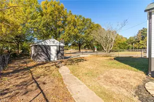 1426 Thurmond St, Winston-Salem, NC 27105 - Photo 36