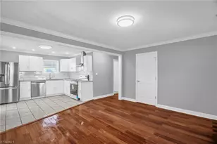 1426 Thurmond St, Winston-Salem, NC 27105 - Photo 10