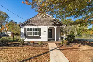 1426 Thurmond St, Winston-Salem, NC 27105 - Photo 1