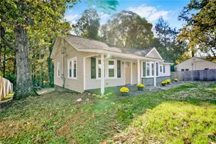 434 E Salisbury St, Denton, NC 27239 - Photo 2