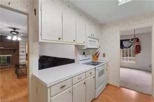 300 Bremen Dr, Lexington, NC 27295 - Photo 8