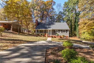 521 Dogwood Cir, High Point, NC 27260 - Photo 2