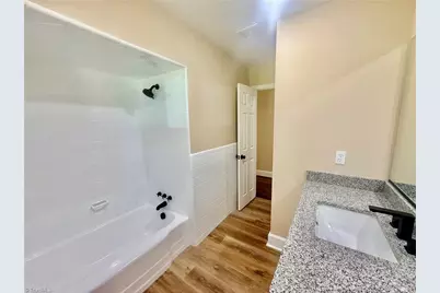 5010 N Cherry Street, Winston-Salem, NC 27101 - Photo 18