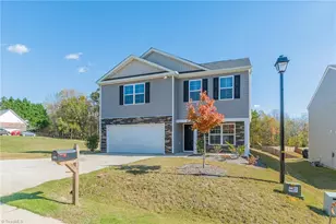 109 Carriage Cv Cir, Mocksville, NC 27028 - Photo 1