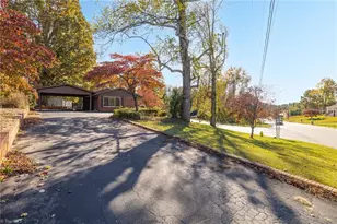 702 Hampton St, Eden, NC 27288 - Photo 30