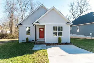 911 Franklin St, Thomasville, NC 27360 - Photo 2