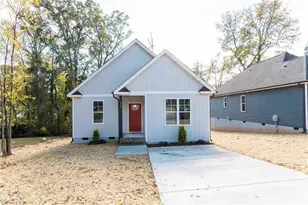 911 Franklin St, Thomasville, NC 27360 - Photo 2