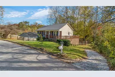 823 Queens Street NW, Lenoir, NC 28645 - Photo 6