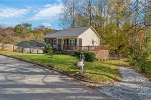 823 Queens St NW, Lenoir, NC 28645 - Photo 6