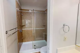 914 Flicker Ln, High Point, NC 27262 - Photo 16