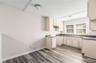 4059 Village Pl, Winston-Salem, NC 27127 - Photo 4