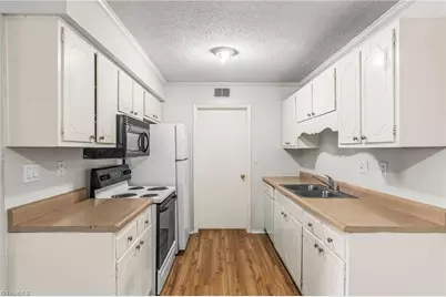 2200 Sunderland Road #139K, Winston-Salem, NC 27103 - Photo 4