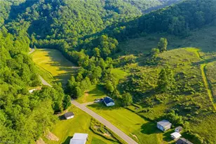 4690 3 Top Rd, Creston, NC 28615 - Photo 22