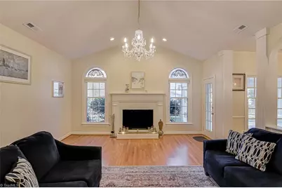 328 Hambrick Court, Winston-Salem, NC 27106 - Photo 4