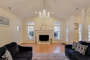 328 Hambrick Ct, Winston-Salem, NC 27106 - Photo 4