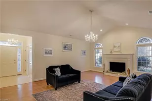 328 Hambrick Ct, Winston-Salem, NC 27106 - Photo 6
