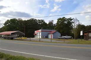 4001 Hicone Rd, Greensboro, NC 27405 - Photo 6