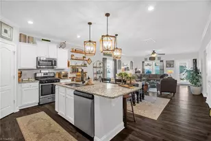 1402 Hunting Hawk Ln, Kernersville, NC 27284 - Photo 6