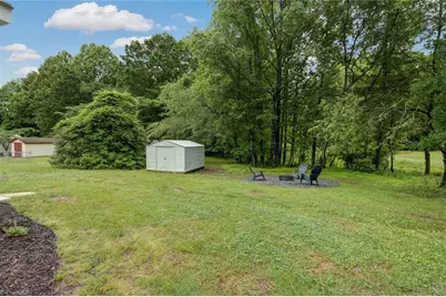 222 S Edgewood Road, Eden, NC 27288 - Photo 18