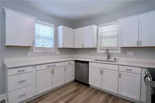 705 Washington St, Graham, NC 27253 - Photo 16