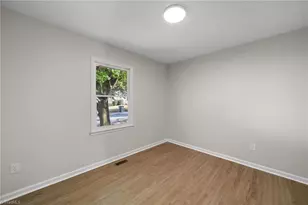 1 Quad Oak Dr, Greensboro, NC 27405 - Photo 16