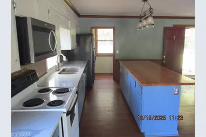 107 Glenwood Avenue, Jonesville, NC 28642 - Photo 10