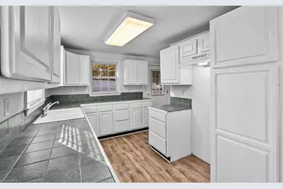 855 Blackberry Road, Thomasville, NC 27360 - Photo 12