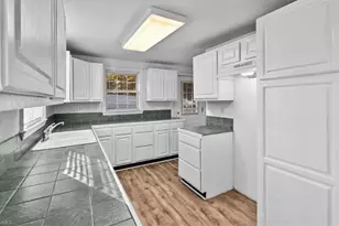 855 Blackberry Rd, Thomasville, NC 27360 - Photo 12