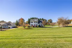5413 Country Hills Dr, McLeansville, NC 27301 - Photo 2