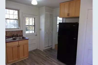 1406 Chelsea Street, Winston-Salem, NC 27103 - Photo 4