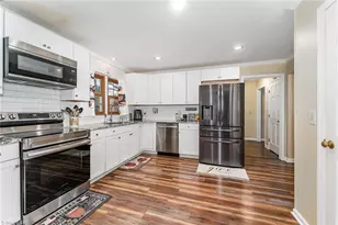 6003 Muirfield Dr, Greensboro, NC 27410 - Photo 8