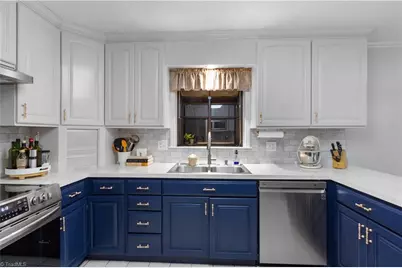 8006 Bridgewood Road, Clemmons, NC 27012 - Photo 16