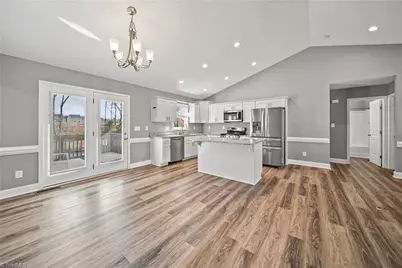 105 Hillside Drive, Thomasville, NC 27360 - Photo 8