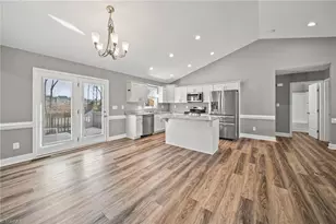 105 Hillside Dr, Thomasville, NC 27360 - Photo 8