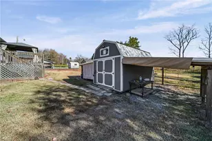 105 Hillside Dr, Thomasville, NC 27360 - Photo 28