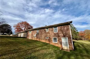 292 Briarlea Dr, Ronda, NC 28670 - Photo 6